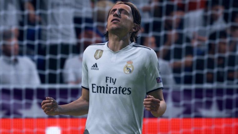 FIFA 19'un oyuncuları çıldırtan savunma hatası, sonunda düzeliyor