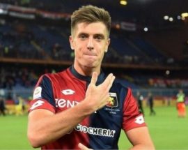 Genoa'nın yıldız oyuncusu Piatek takımı tanımak için FIFA oynamış