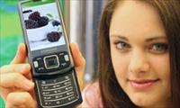 Samsung'tan 8 megapiksellik cep