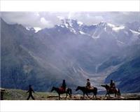 Himalayalar can çekişiyor