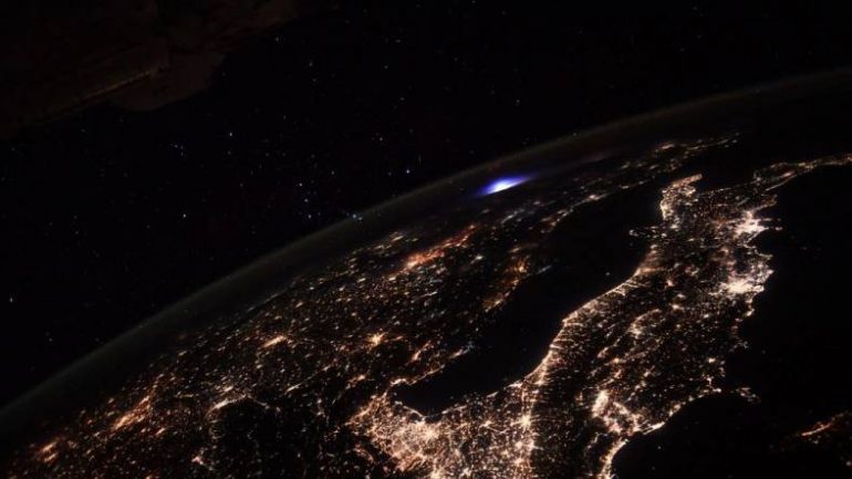 Beynelmilel Uzay İstasyonu Astrontları, Avrupa'nın Üzerinde 'Sırlı' Bir Işık Gözlemledi