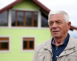 Hanımcılık Kazanacak: Bir Adam Eşi İçin 360 Derece Dönebilen Konut Yaptı