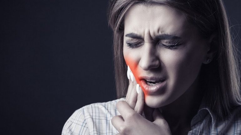 İnsanı Çileden Çıkaran 'Zonklayan Diş Ağrısı' ve 'Öksürük' Neden Geceleri Daha Fazla Çoğalır?